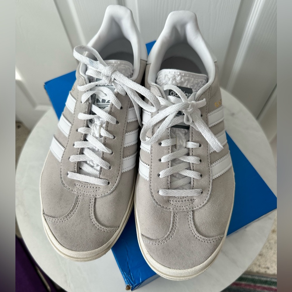 Adidas Gazelle Bold Women’s size 9 in grey